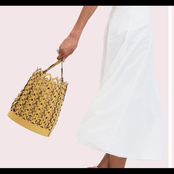 kate spade Dorie medium bucket bag in chartreuse - Picture 3 of 9